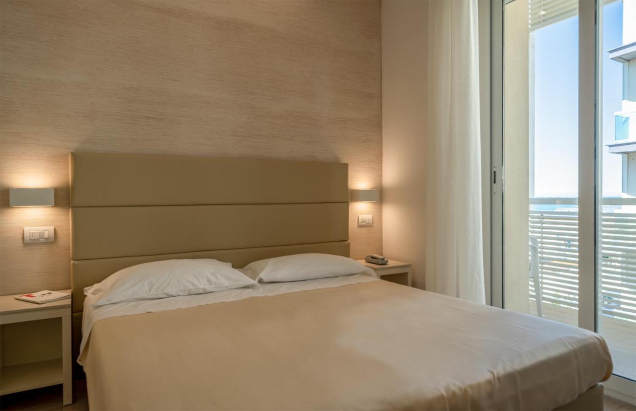 Hotel Bristol Cattolica Ngoại thất bức ảnh