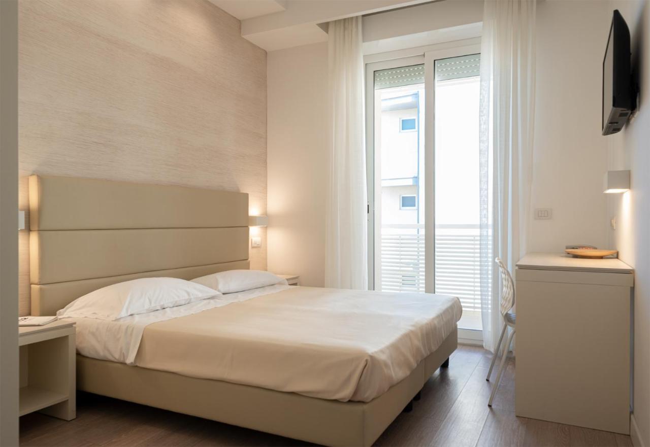 Hotel Bristol Cattolica Ngoại thất bức ảnh