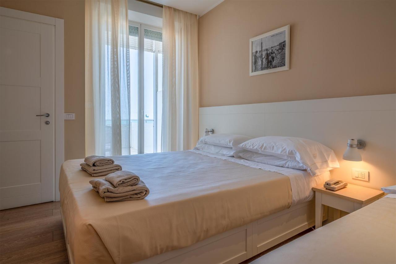 Hotel Bristol Cattolica Ngoại thất bức ảnh