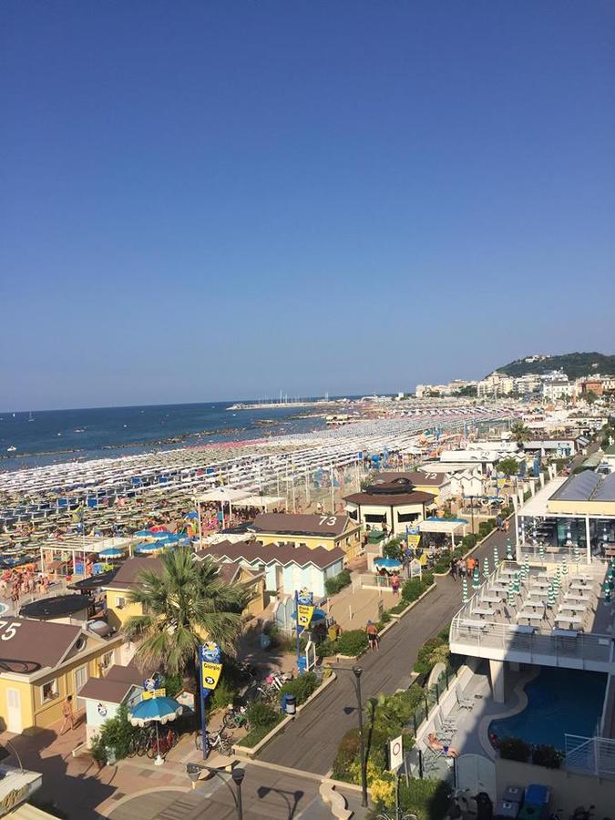 Hotel Bristol Cattolica Ngoại thất bức ảnh