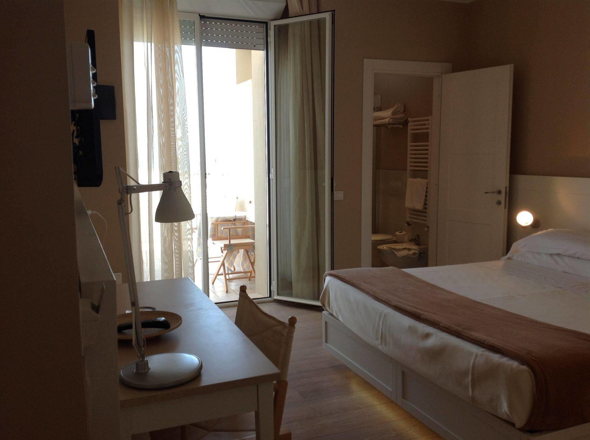 Hotel Bristol Cattolica Ngoại thất bức ảnh